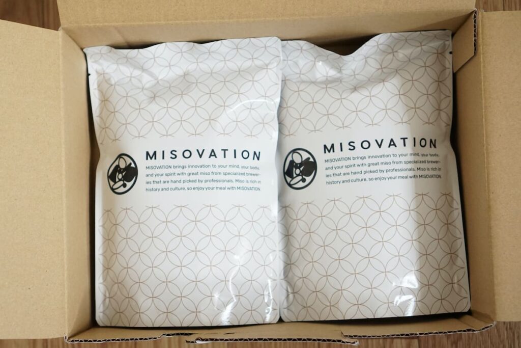 ミソベーションが届けらた段ボールを開けた様子